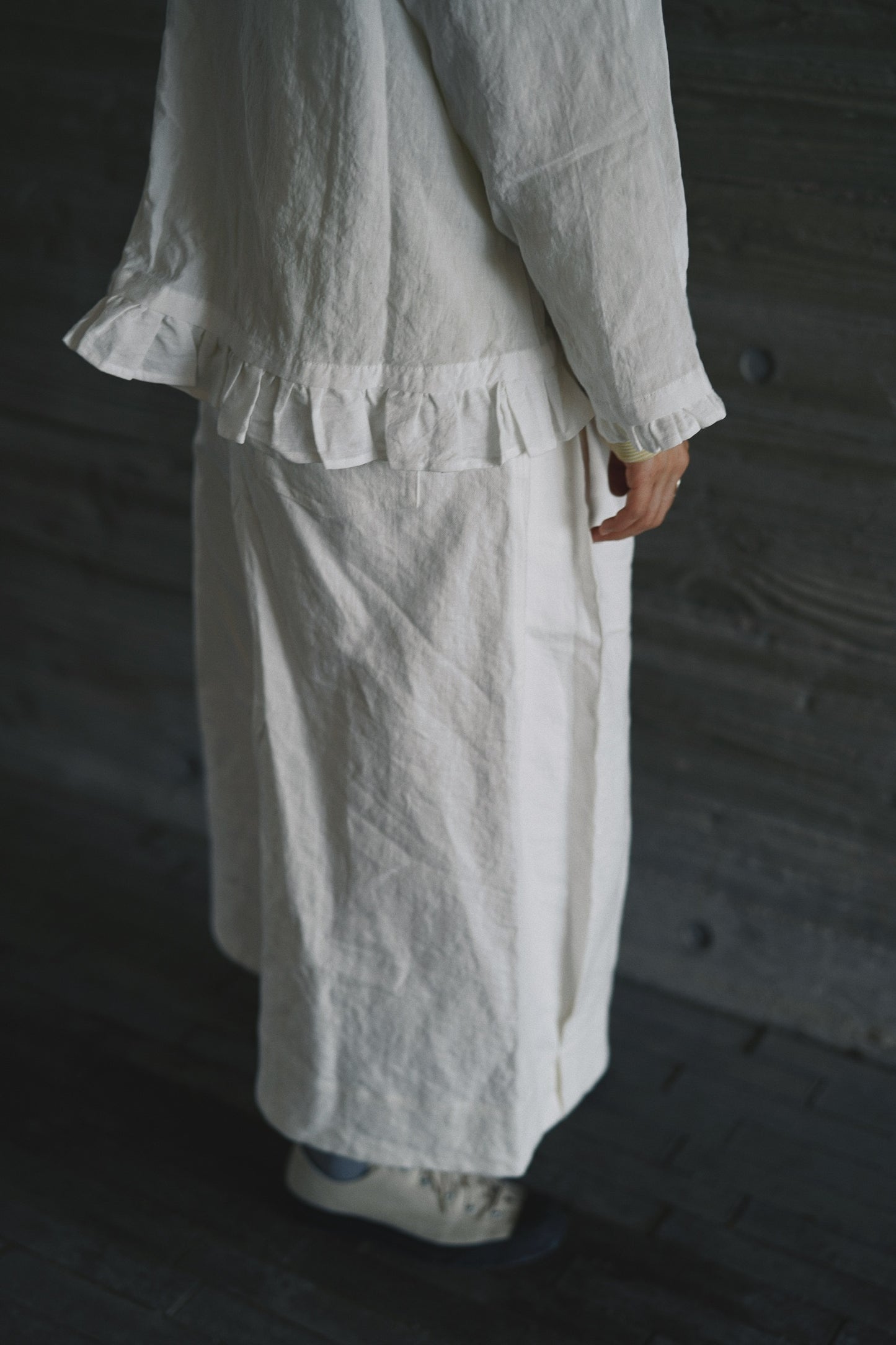 麻質ruffle top
