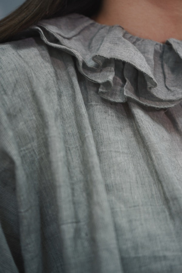 RUFFLE COLLAR TOP