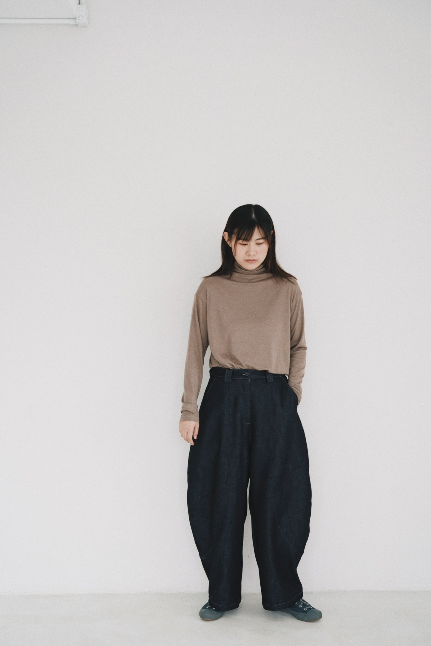 牛仔彎刀褲