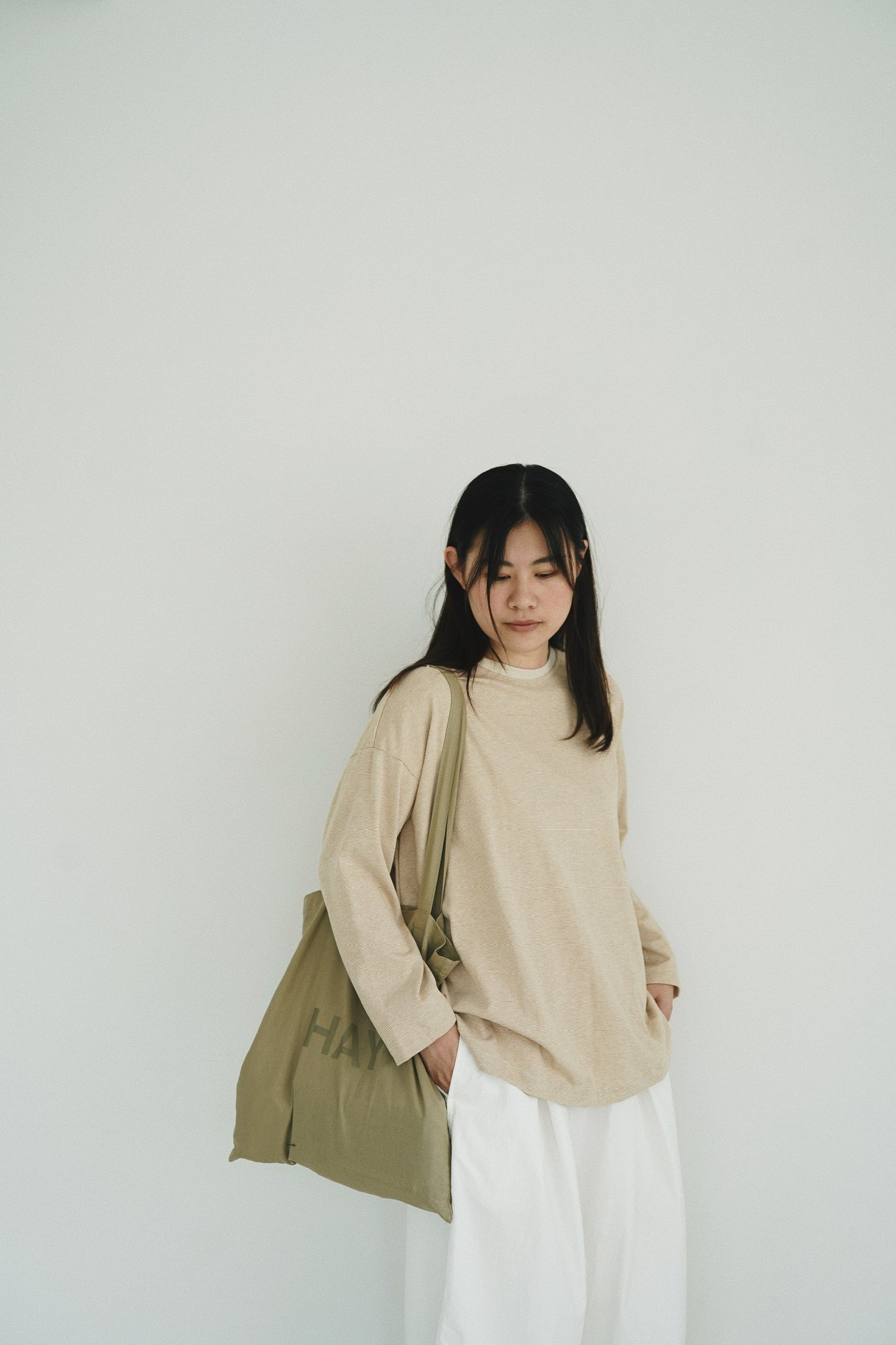 幼間闊身tee