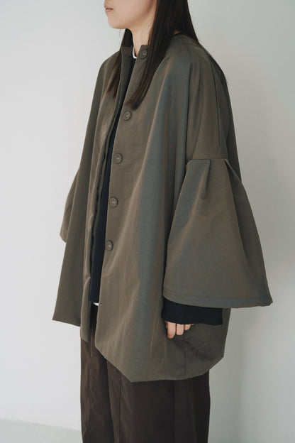 闊袖打摺外套